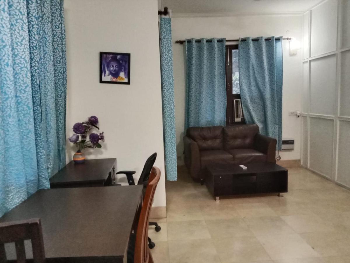 Studio Serviced Apartments Near Fortis Hospital Gurgaon Exterior photo